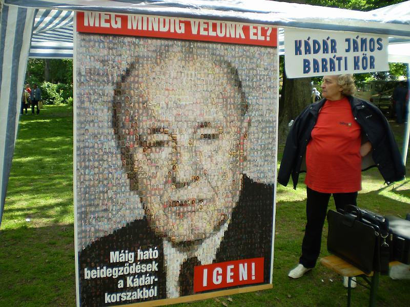 Bp 046.JPG - "Még mindig velünk él?"--úgy tűnik, hogy igen...Kádár János Baráti Kör 2008-ban. This lady is a member of the János Kádár Circle of Friends--an organization which tries to keep alive the memory of Hungary's former communist dictator.